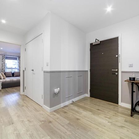 Private Double Bd With Optional Balcony, 15 Mins To London Cc Leilighet Eksteriør bilde