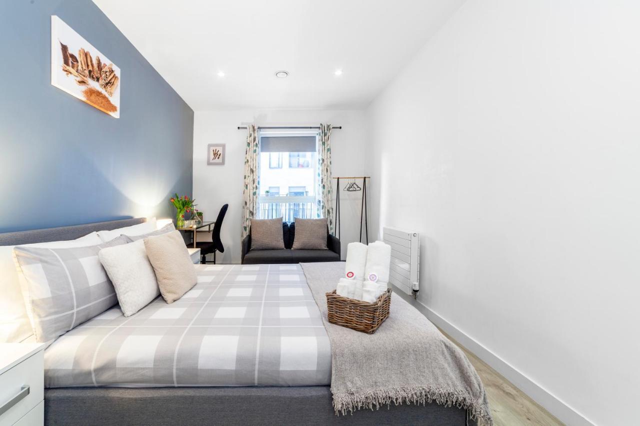 Private Double Bd With Optional Balcony, 15 Mins To London Cc Leilighet Eksteriør bilde